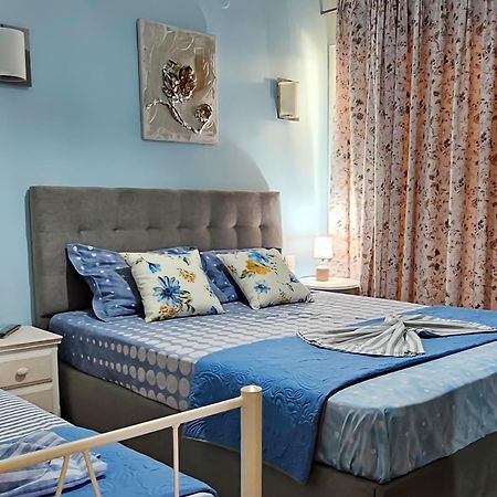 Hara Apartment In Front Of The Beach Paralia Katerinis Exterior photo