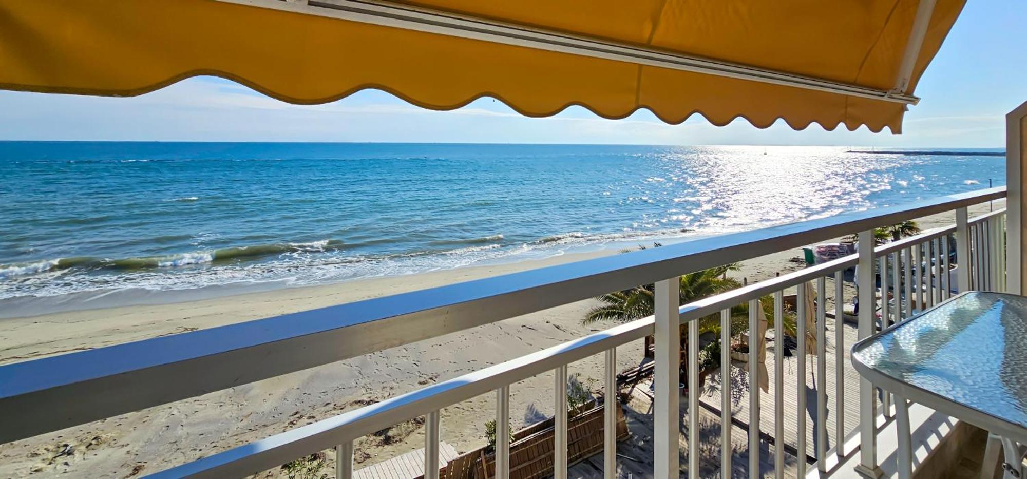 Hara Apartment In Front Of The Beach Paralia Katerinis Exterior photo